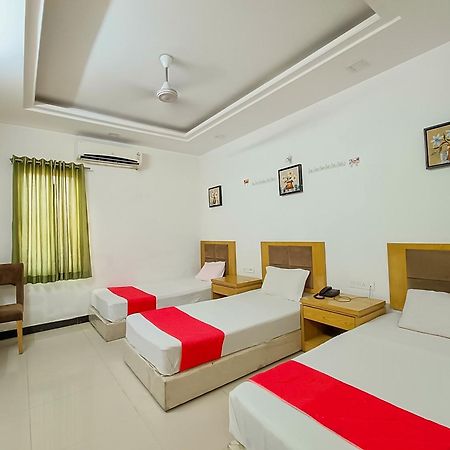 Stay Guru Usha Residency Bhuj Eksteriør bilde