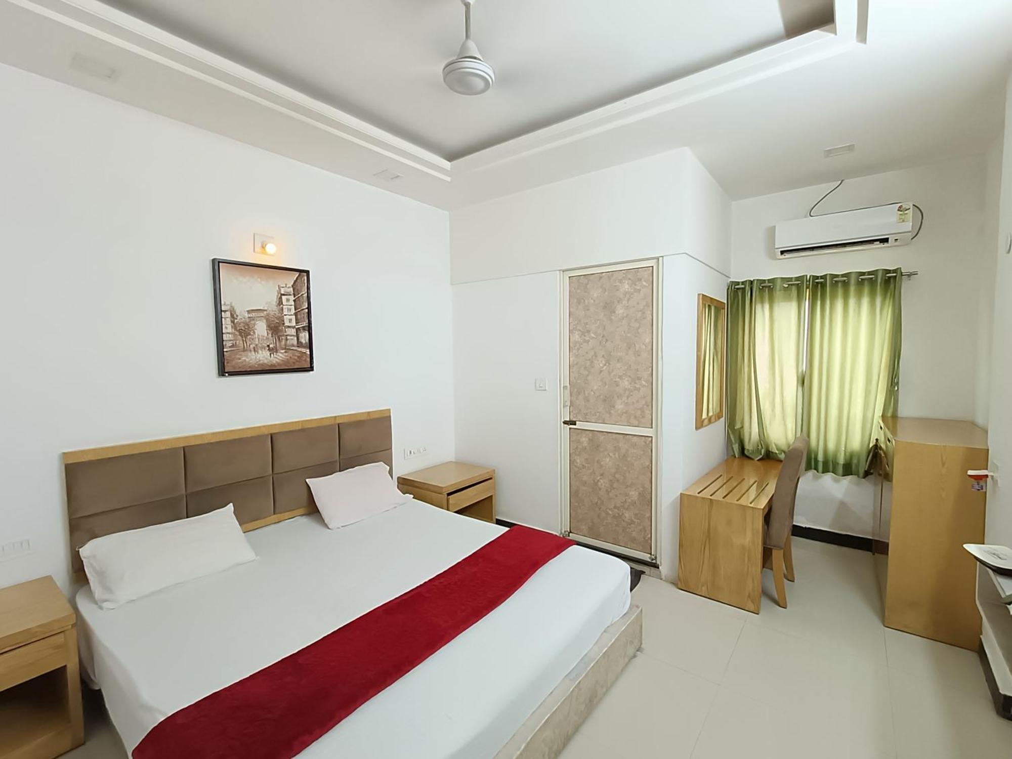 Stay Guru Usha Residency Bhuj Eksteriør bilde