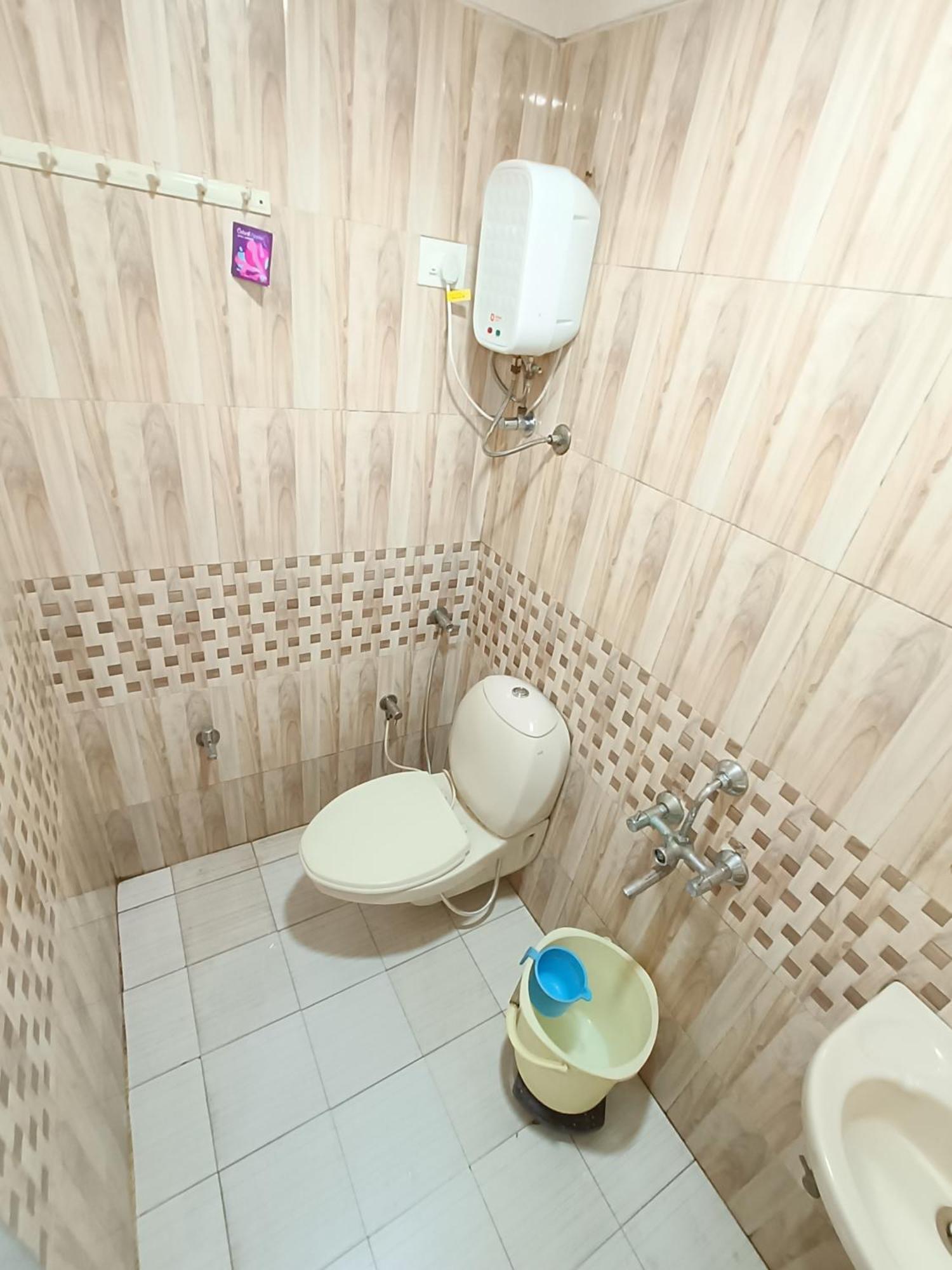 Stay Guru Usha Residency Bhuj Eksteriør bilde