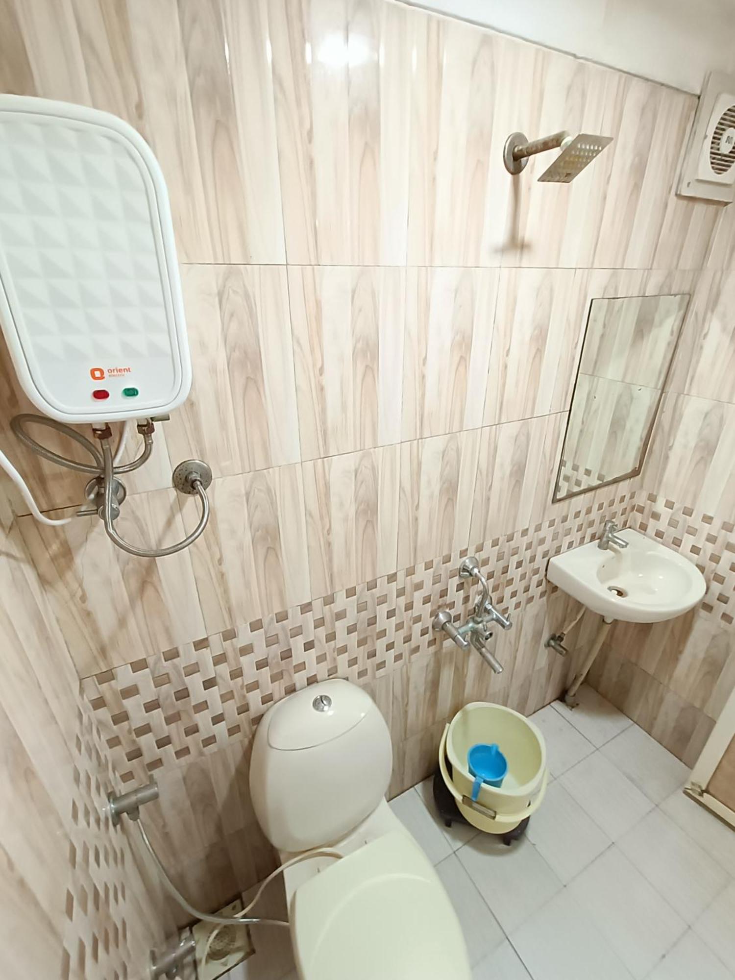 Stay Guru Usha Residency Bhuj Eksteriør bilde