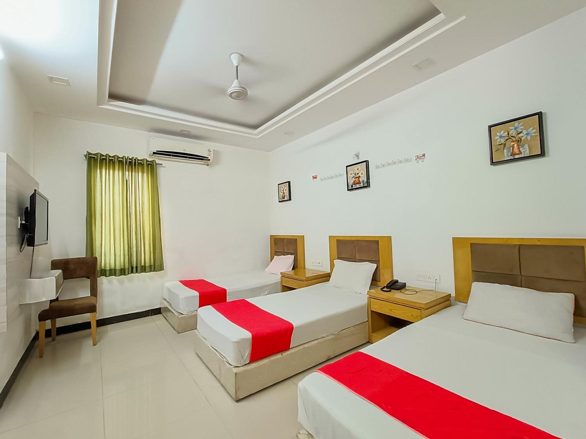 Stay Guru Usha Residency Bhuj Eksteriør bilde