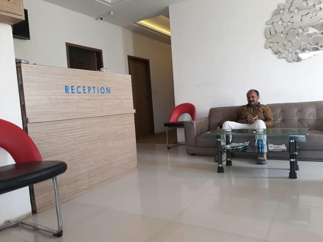 Stay Guru Usha Residency Bhuj Eksteriør bilde