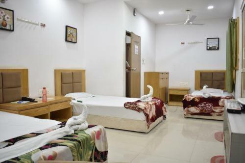 Stay Guru Usha Residency Bhuj Eksteriør bilde